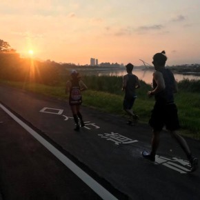 {公關教主于長君} 5AM Running Club晨跑團， 伴隨日出， 慢跑基隆河， 蟲鳴飛鳥， 清新空氣迎接美好一天的開始